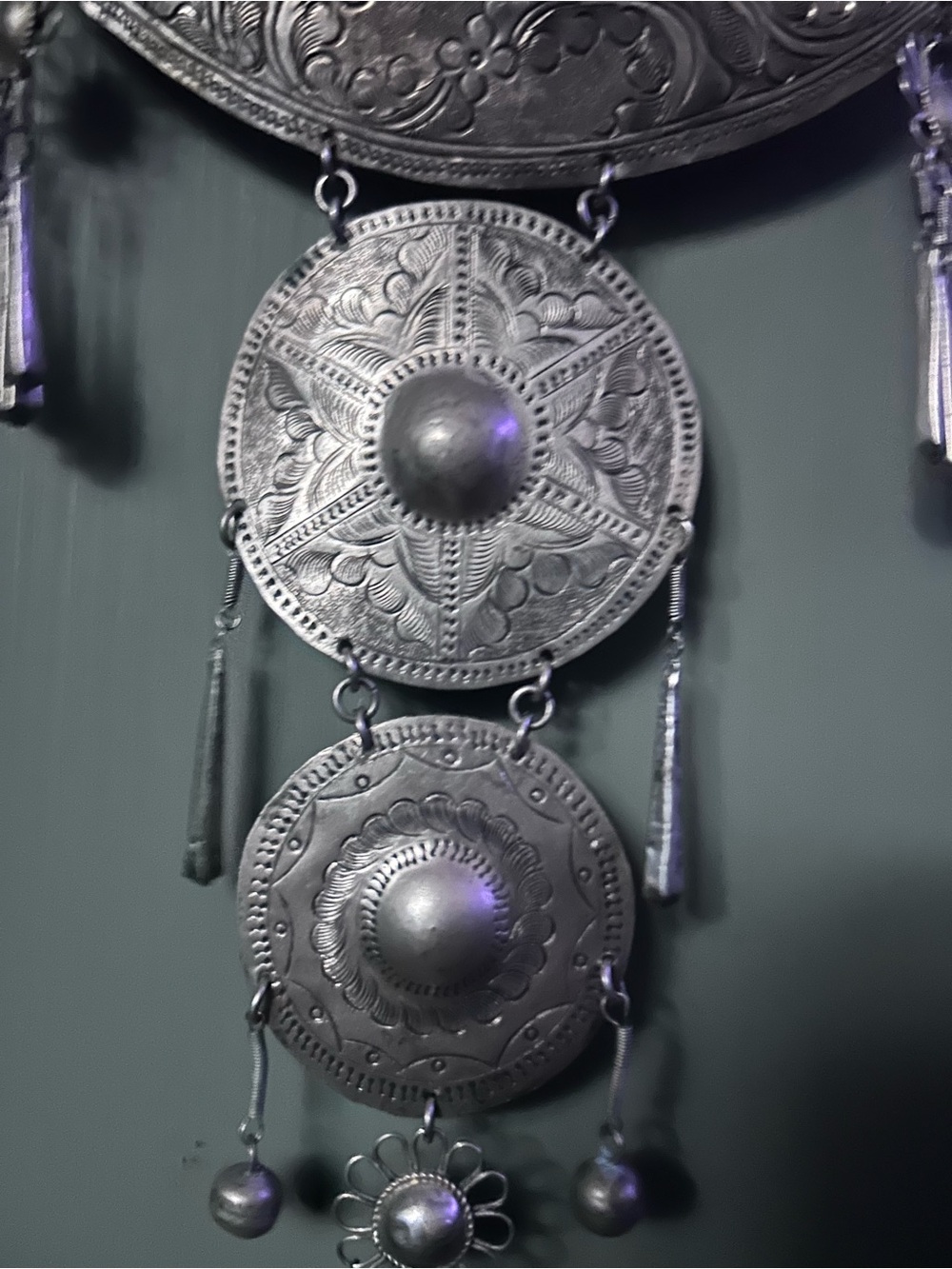 Vintage Etched silver ceremonial necklace from Thailand - Picture 8 of 8